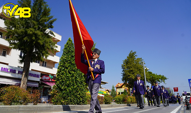 BÜYÜK ZAFERİN 100. YILI MİLAS&#039;TA COŞKUYLA KUTLANDI