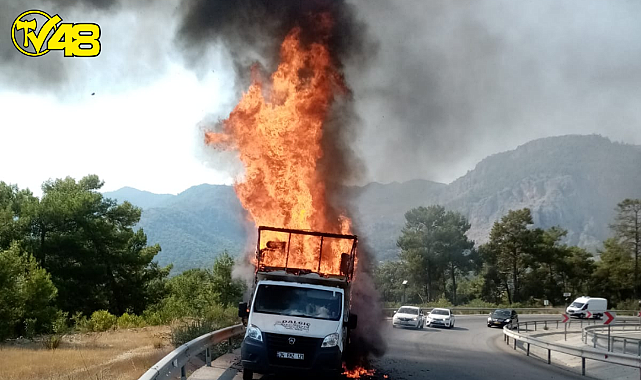 Fethiye&#039;de Seyir Halindeki Kamyonet Alev Alev Yandı !