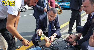 Fuat Oktay Kaza Yapan Vatandaşa Kolonya Tuttu