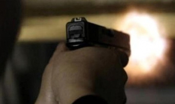 Oğlunu döven adamı öldürdü!