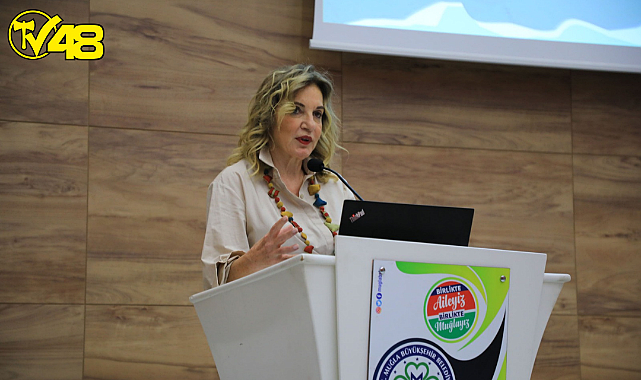 Oktay Akbal Edebiyat Ödülünü Zeynep Göğüş Aldı