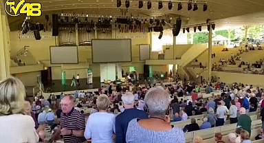 Şeytan Ayetleri Kitabının Yazarı Salman Rüşdi Saldırıya Uğradı