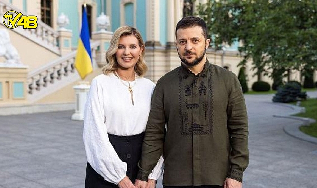 Zelenski&#039;nin Bağımsızlık Günü&#039;nde giydiği gömlek olay oldu! Üzerindeki işlemeler dikkat çekti