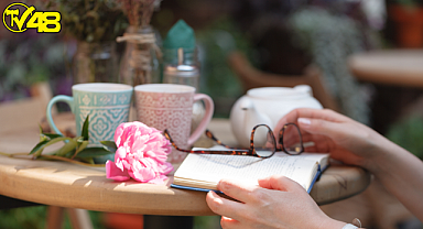Bir Kafede Kahvenizi Yudumlarken Size Eşlik Edecek Başyapıt Niteliğinde 25 Kısa Kitap
