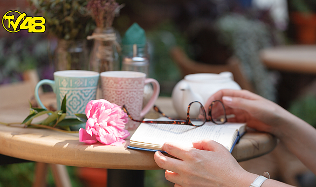 Bir Kafede Kahvenizi Yudumlarken Size Eşlik Edecek Başyapıt Niteliğinde 25 Kısa Kitap