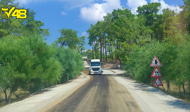 Büyükşehir, Seydikemer&#039;de yol çalışmalarını sürdürüyor
