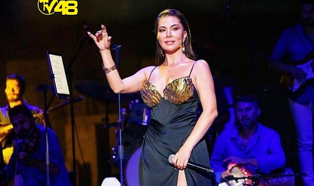 EBRU YAŞAR&#039;IN ALTINDAN SAHNE ELBİSESİ GÖZ KAMAŞTIRDI!