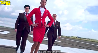 Havayolu şirketi personellerine kıyafeti serbest bırakınca içlerinden biri olay oldu