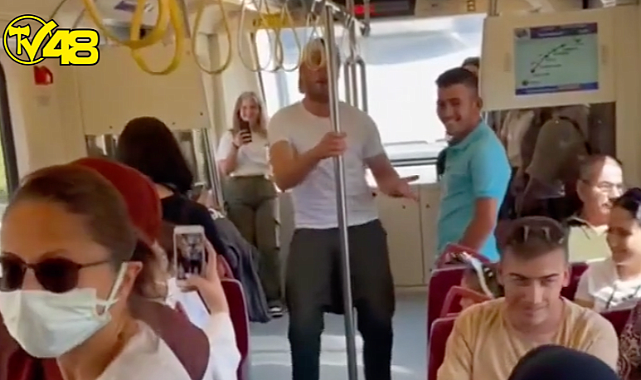 Metroda Oryantal Şov Yaptı