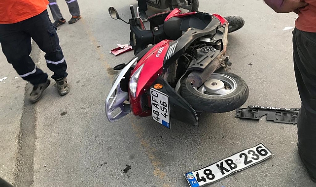 Milas Sanayi Caddesinde Yine Kaza! Çarpan Araç Kaçtı!!