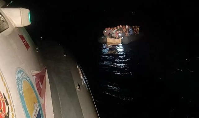 Yunanistan Tarafından Ölüme Terk Edilen 35 Düzensiz Göçmen Kurtarıldı