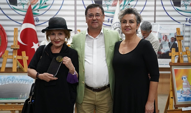 12 TURHAN SELÇUK KARİKATÜR YARIŞMASI&#039;NDA ÖDÜLLER SAHİPLERİYLE BULUŞTU