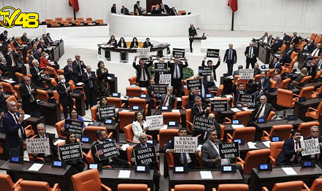 &#039;Sansür Yasası&#039;nda 12 Madde Daha Kabul Edildi