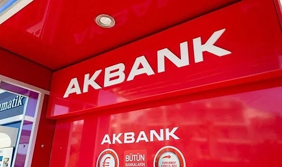 Akbank kredi kartlarına yaşanan aksaklığın giderildiğini duyurdu