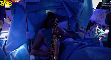 Beyin ameliyatında saksafon çaldı!