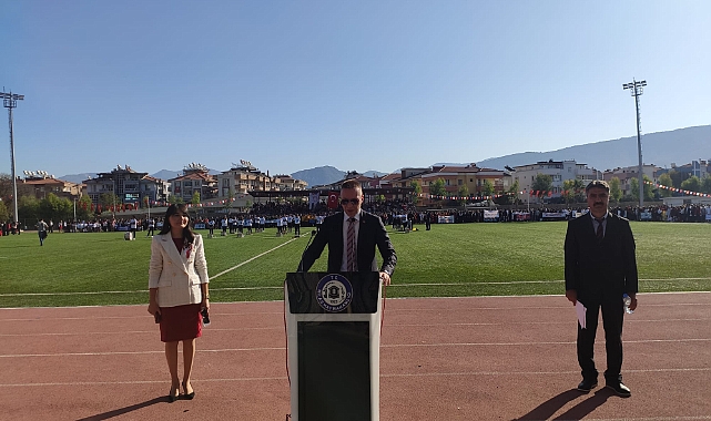 MİLAS&#039;TA CUMHURİYET BAYRAMI KUTLAMALARI ŞEHİT METİN ÖZCAN STADYUMUNDA BAŞLADI