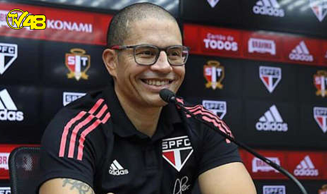 Alex de Souza resmi imzayı attı! Artık o takımı çalıştıracak