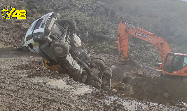 Bodrum&#039;da Şantiyede Çalışan Kamyon Devrildi