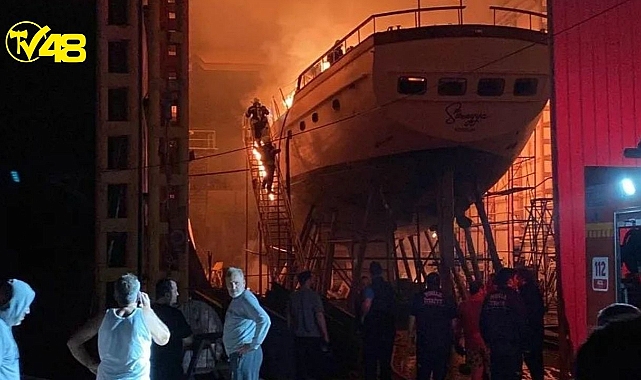 BODRUM&#039;DA TERSANEDE ÇIKAN YANGINDA MİLYONLUK TEKNE KÜLE DÖNDÜ!
