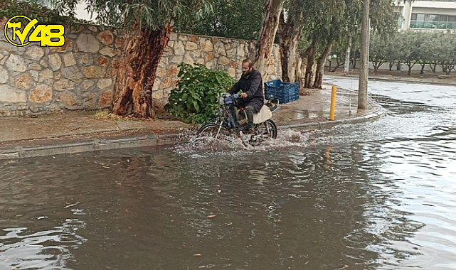Bodrum&#039;da Yağış Yerini Sele Bıraktı! Sürücüler Mağdur Oldu
