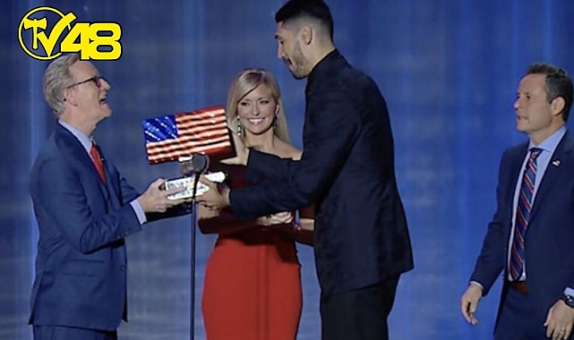 FETÖ&#039;cü Enes Kanter&#039;e En Değerli Vatansever&#039;&#039; Ödülü Verildi