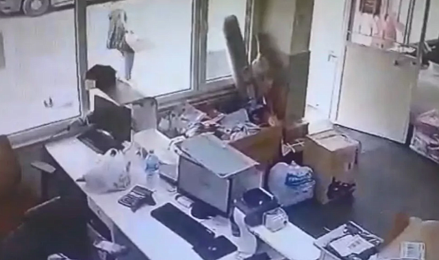 İnternetten 72 bin liraya satın aldı parasını ödememek için gidip kargo şubesinden çaldı