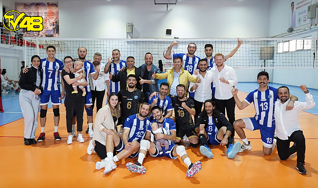 LİDER KENDİ EVİNDE SAHAYA ÇIKIYOR