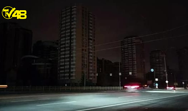 Ruslar bu sefer altyapıyı hedef aldı! Füze saldırısı sonrası Avrupa&#039;da 2 ülke karanlığa gömüldü