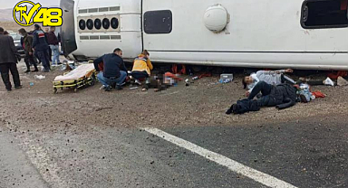 Son dakika haberi...Göçmen Taşıyan Otobüs Devrildi