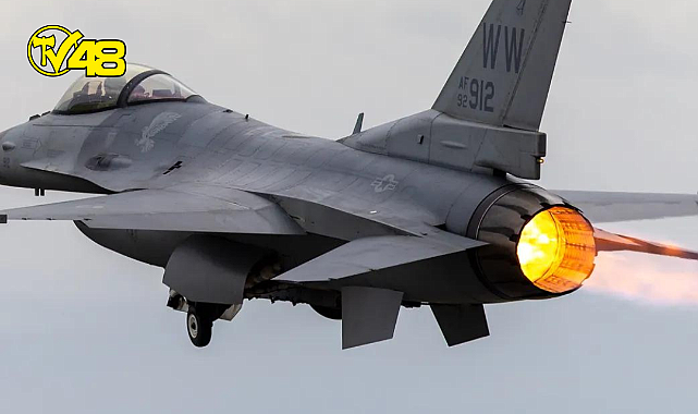 Terör örgütü PKK&#039;nın sınır ötesinden Karkamış tarafına attığı roketler sonrası,Diyarbakır 8. Ana Jet Üssü&#039;nden havalanan çok sayıda F-16 bölgeye doğru harekete geçti.