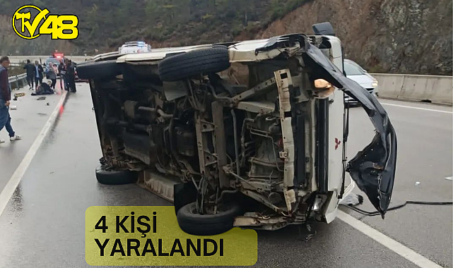 Yağışlı Havada Minibüs Devrildi