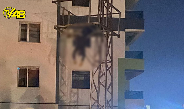 Feci ölüm! Asılı kalan gencin cesedini ekipler indirdi