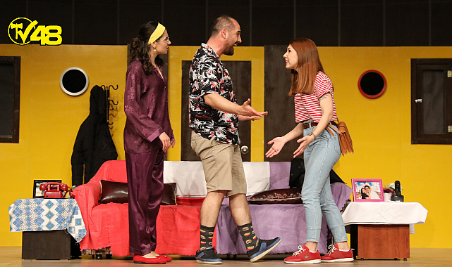 &quot;Hangisi Babası&quot; Menteşe&#039;de Tiyatro Severler İle Buluşuyor