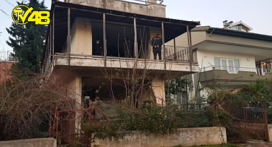 Topu metruk binaya kaçan çocuklar içeri girdiklerinde çürümüş cesetle karşılaştı