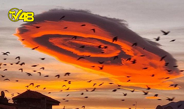 Bursa&#039;da görüntülenen merceksi bulutlar adeta büyüledi