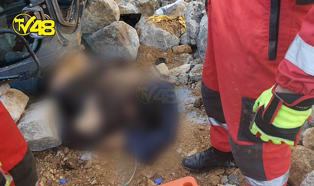 Devrilen kepçenin altında kaldı! Olay yerinde hayatını kaybetti