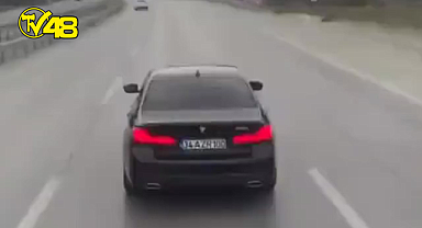 Facianın Kıyısından Döndü! Yük Taşıyan Tırın Geçişini Engelleyen Araç İşte Böyle Görüntülendi