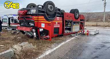 İtfaiye aracının devrilmesi sonucu 6 kişi yaralandı