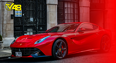 Lüks aracıyla tünelde 370 km hıza çıktı!