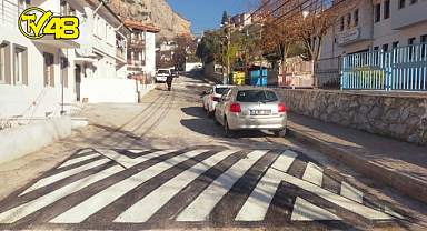 MENTEŞE BELEDİYESİ OKUL YOLLARINI GÜVENLİ HALE GETİRİYOR