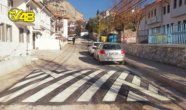 MENTEŞE BELEDİYESİ OKUL YOLLARINI GÜVENLİ HALE GETİRİYOR