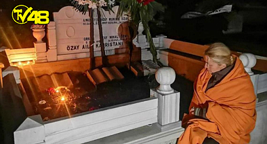Ölüm acısıyla sarsılan Tuğba Özay, babasının mezarı başında sabahladı