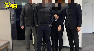 Maaşlarını düşük bulan bankacılardan ilginç protesto! Şubelere siyah kıyafetlerle gittiler!