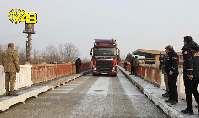 35 yıl sonra bir ilk! Türkiye-Ermenistan sınır kapısı yardım konvoylarının gelmesi için açıldı