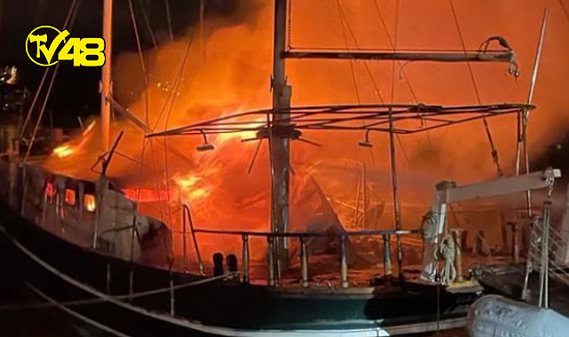 BİTEZ&#039;DE ÇIKAN YANGINDA TEKNE KÜLE DÖNDÜ