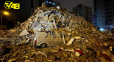 Deprem Adana'yı da vurdu! 17 ve 14 katlı binalar yıkıldı