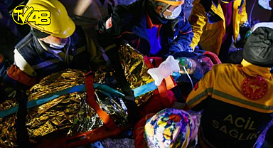 Depremden 170 saat sonra bir kadın daha enkazdan sağ çıkarıldı