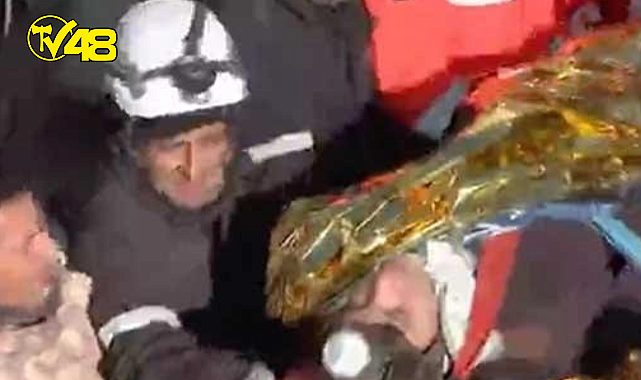 Depremin 198&#039;inci saatinde iki kardeş enkaz altından çıkarıldı