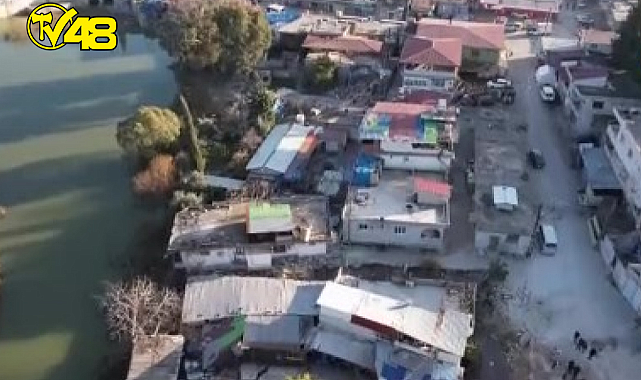 Fay hattının geçtiği köy ikiye bölündü, evler yerin dibine 3 metre düştü