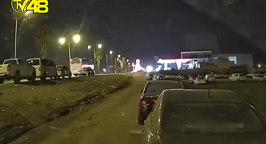 Hatay'da yaşanan deprem anı araç kamerasına yansıdı